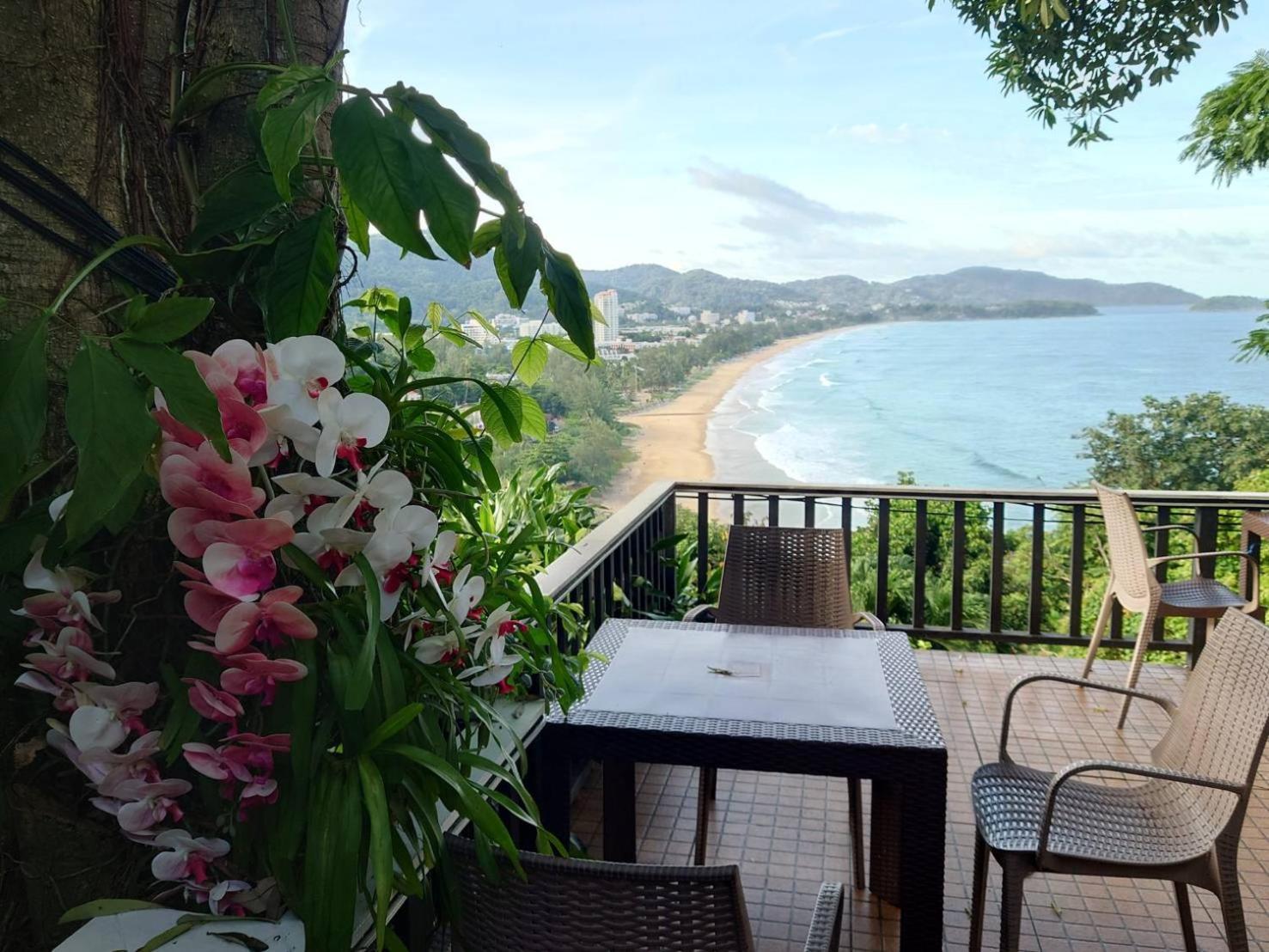 On The Hill Karon Resort Extérieur photo